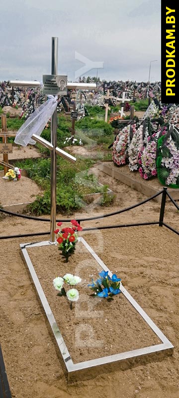 крест из нержавейки с цветником